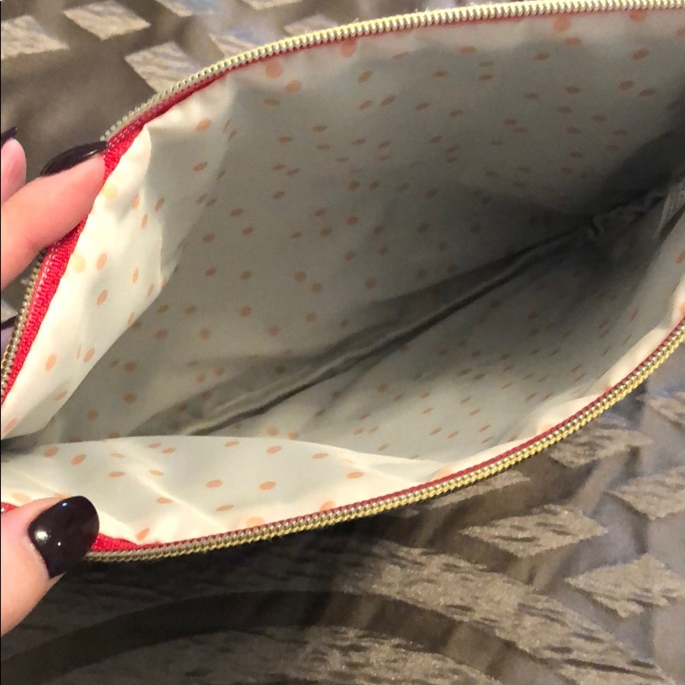 Fun cosmetic case 😊 - Picture 3 of 3